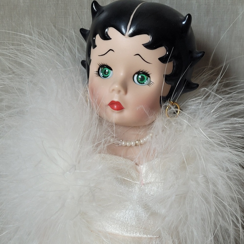 Madame Alexander Porcelain Doll Betty Boop Style Satin Feather Gown Sleep Eyes